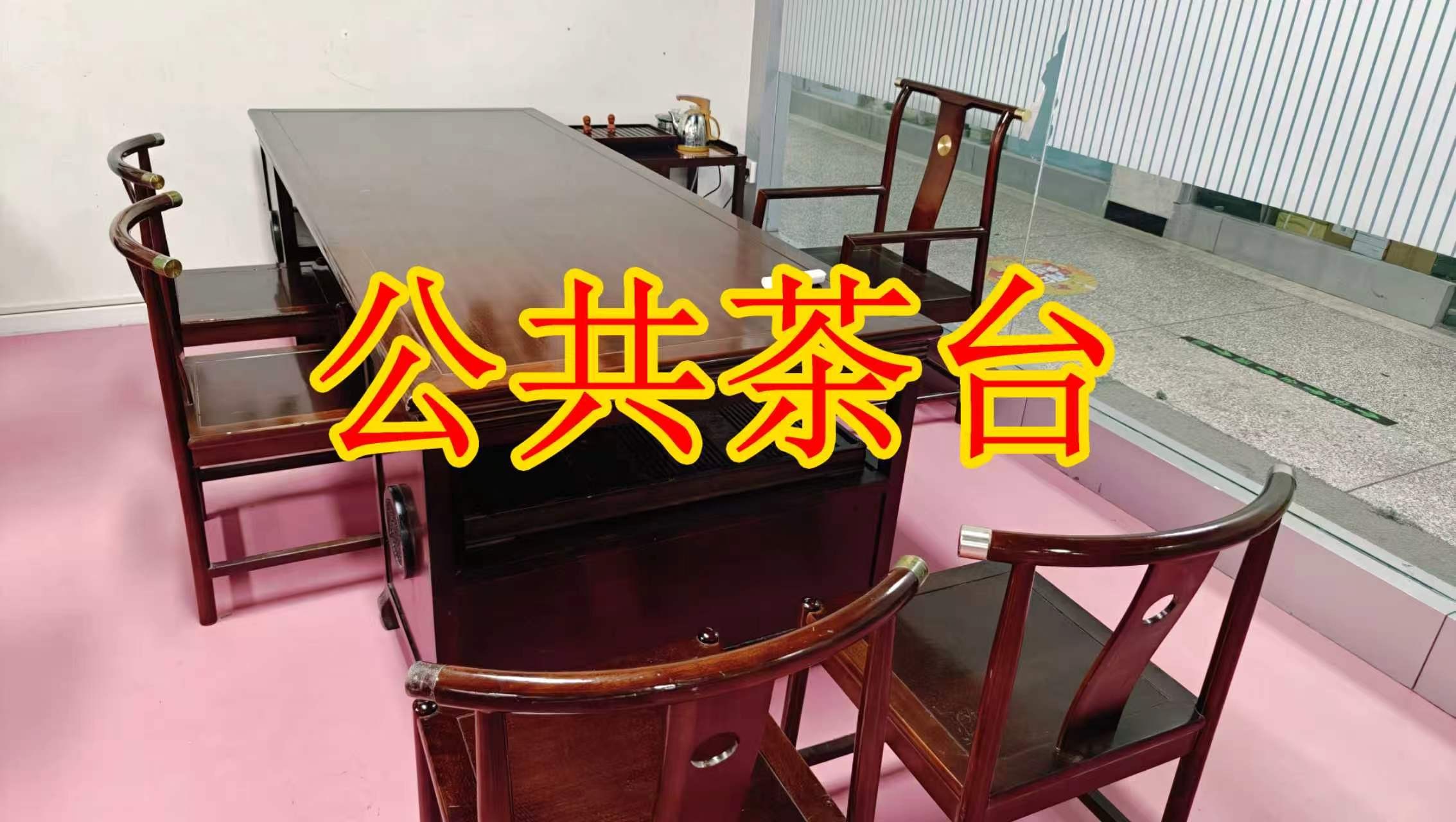 东方文创路面积灵活：小面积办公室至大面积办公、经营空间均可选择； 部分房源可注册公司，满足企业办公需求； 商铺临街，具备上下水、用电等经营条件； 适合副食品、茶叶、酒水、百货、电商、培训、办公等多种行业。